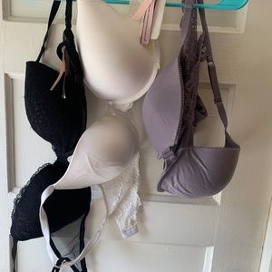 3 Victoria Secret Bras - Size 32 DDD
